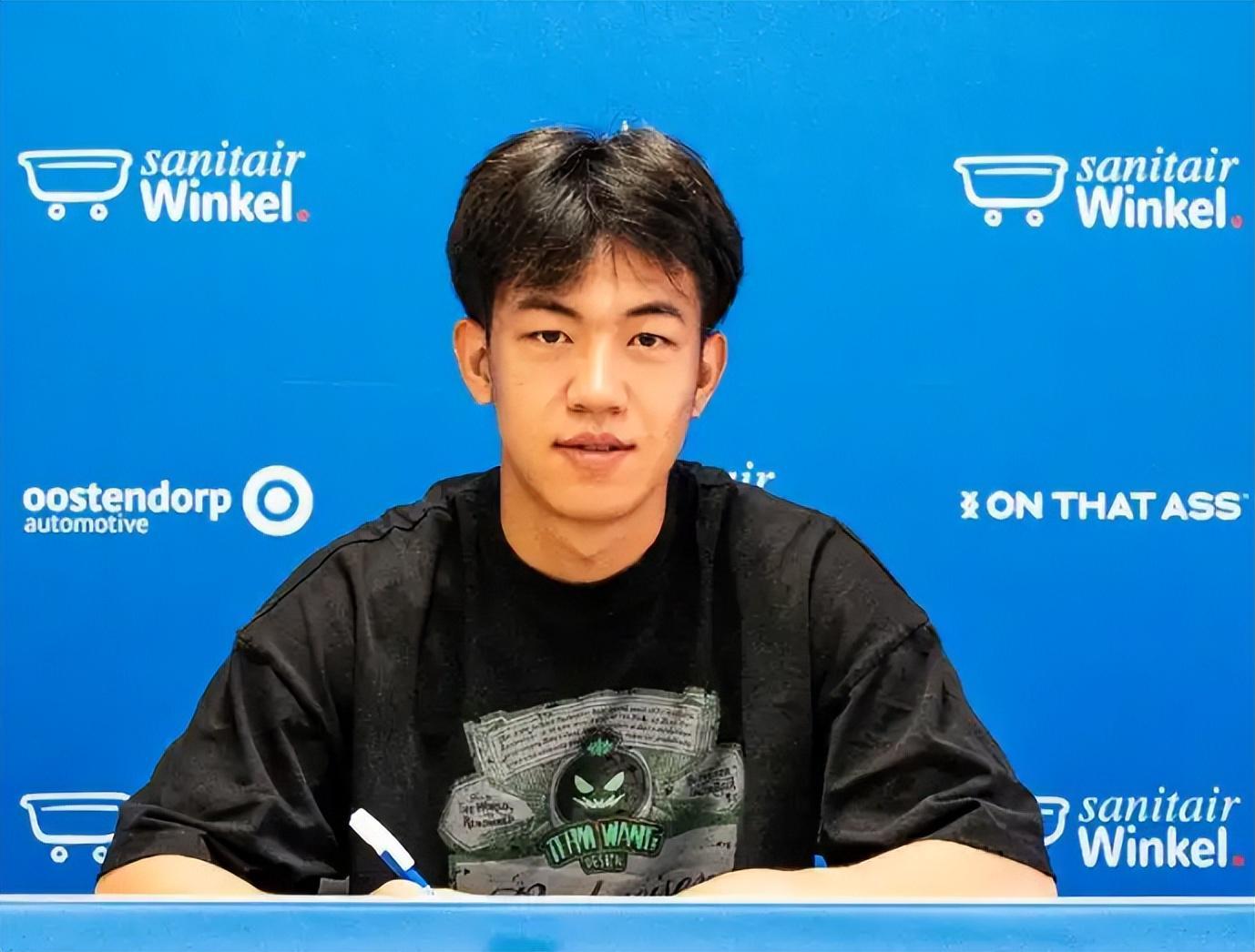 开云在线-有见识！留洋小将评中国男足：他们只会踢简单足球，很缺乏创造力