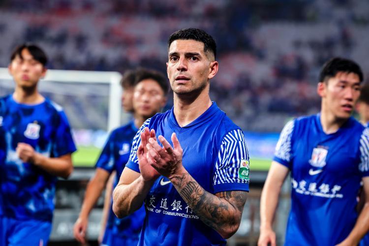 开云登录-跟队:安德烈-路易斯腰伤影响到右腿,因此过去6周仅打进一粒点球