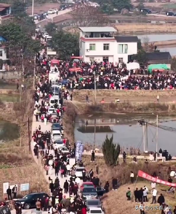 开云APP-呆呆赢麻了！直播收入惊人，榜一大哥上门邀约，相亲对象后悔莫及