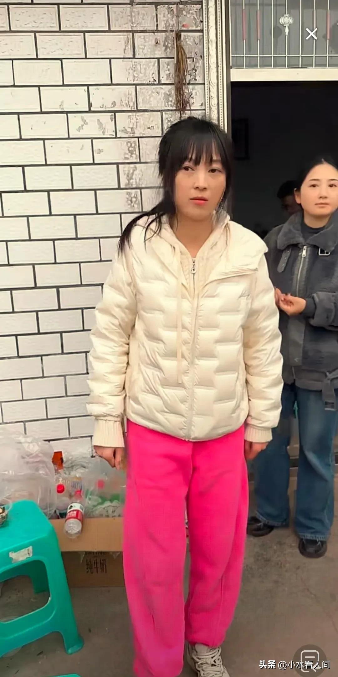 开云APP-呆呆赢麻了！直播收入惊人，榜一大哥上门邀约，相亲对象后悔莫及