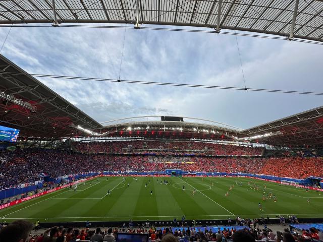 开云登录-【现场手记】归家的西蒙斯，和消失的“多纳泰罗”