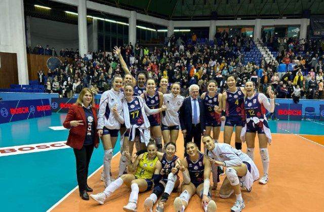 1680800617957099219.png 开云体育下载-【早报】“神灯”二进宫!能照亮斯坦福桥吗?