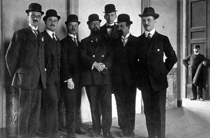 1679284636818087301.jpg 开云注册入口-搞砸生日汇演遭双杀 小因扎吉用人失察继续甩锅