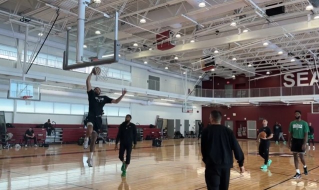 开云注册入口-真要复出！塔图姆已经可以在有防守情况下 完成突破单臂扣篮！