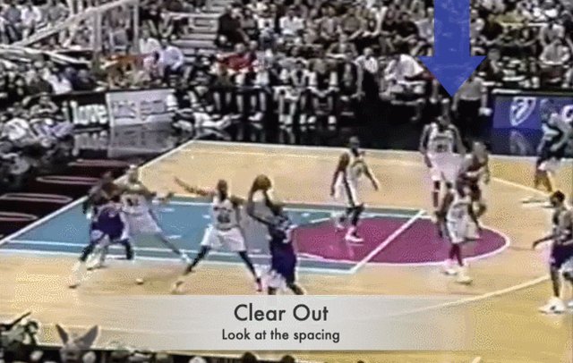 1662465883106067131.gif 开云在线-时代先驱:巨人时代的另类内线 坎普是原始字母哥