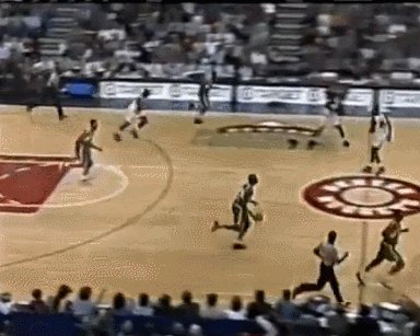 1662465959996083786.gif 开云在线-时代先驱:巨人时代的另类内线 坎普是原始字母哥