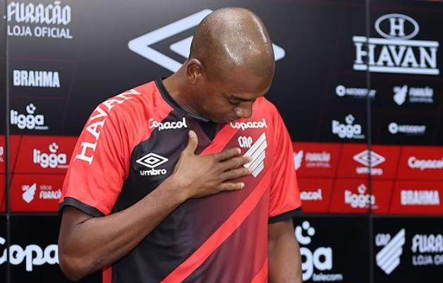 开云-37岁费鸟归巢回巴西 曼城告别传奇将迎后腰更新