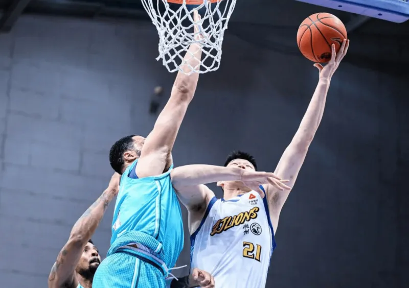 广厦男篮总结比赛：胡金秋&amp;amp;布朗&amp;amp;孙铭徽表现助球队拿下胜利