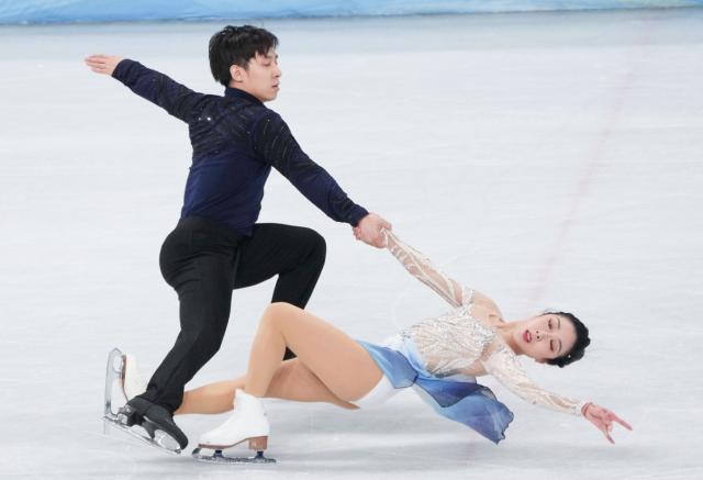 1645281742149056025.png 十二年的等待!隋文静/韩聪摘得花滑双人滑金牌